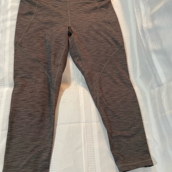 Patagonia Capri Gray Leggings w/inside waist pocket - Picture 1 of 5